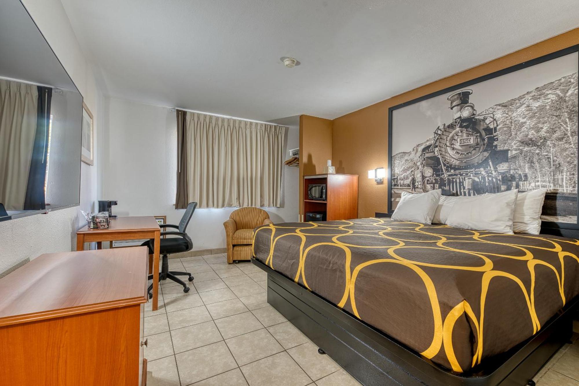 Super 8 By Wyndham Alamosa Motel Rom bilde