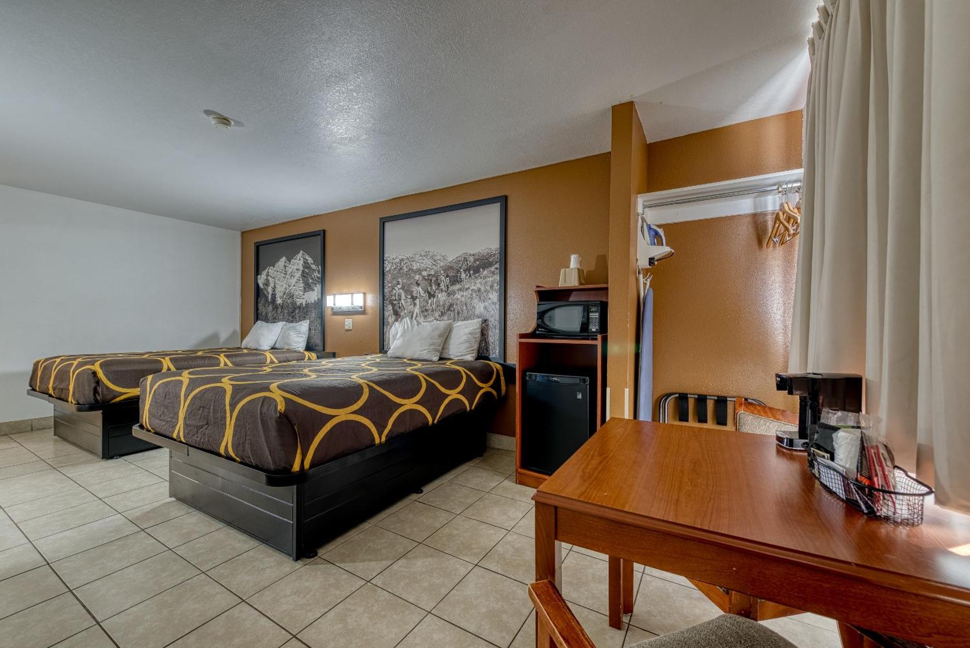 Super 8 By Wyndham Alamosa Motel Rom bilde