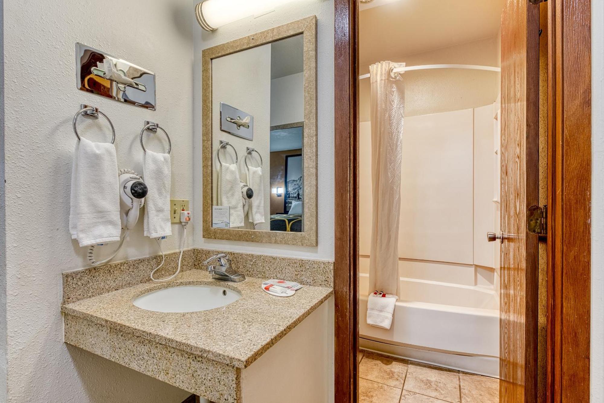 Super 8 By Wyndham Alamosa Motel Rom bilde