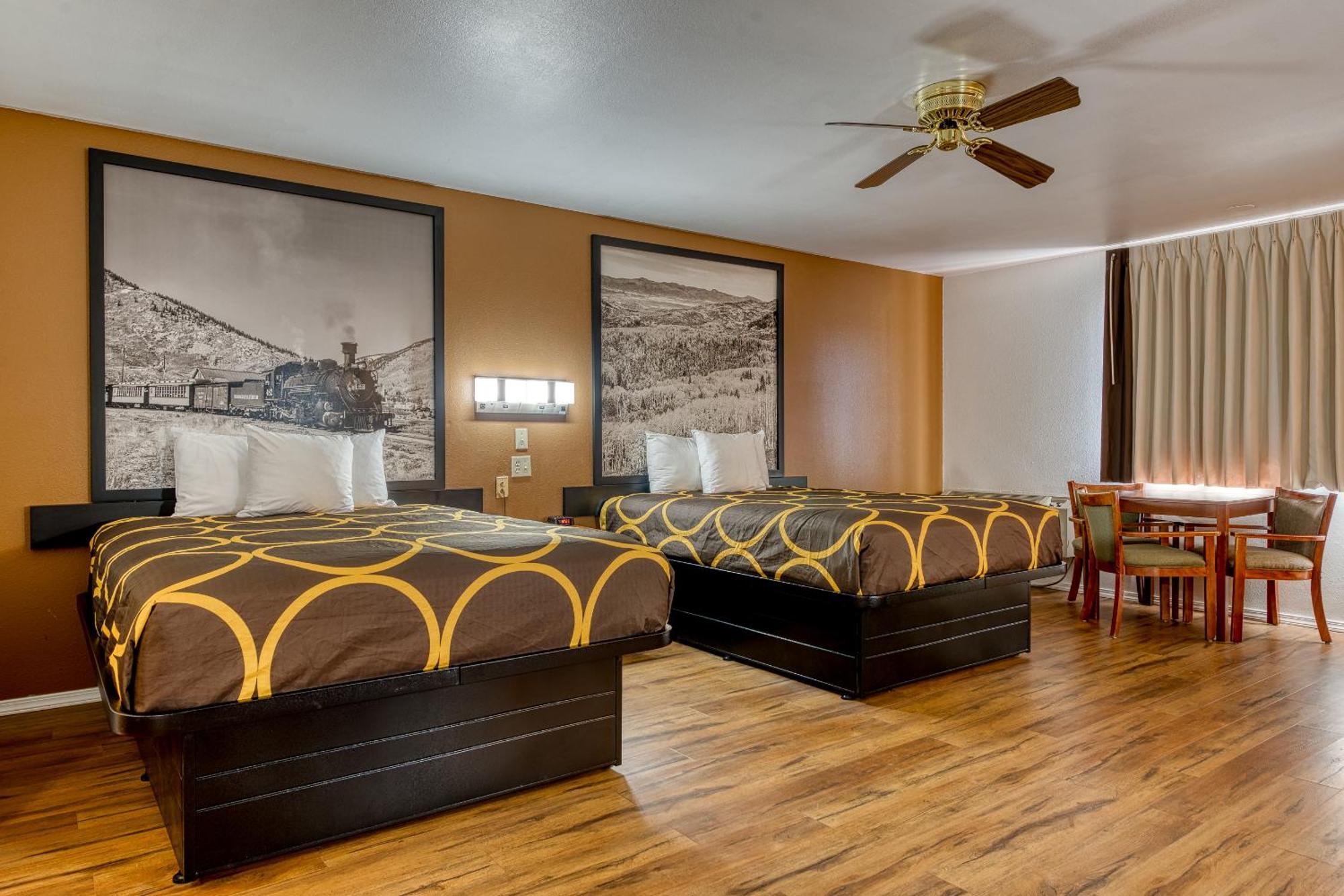 Super 8 By Wyndham Alamosa Motel Rom bilde