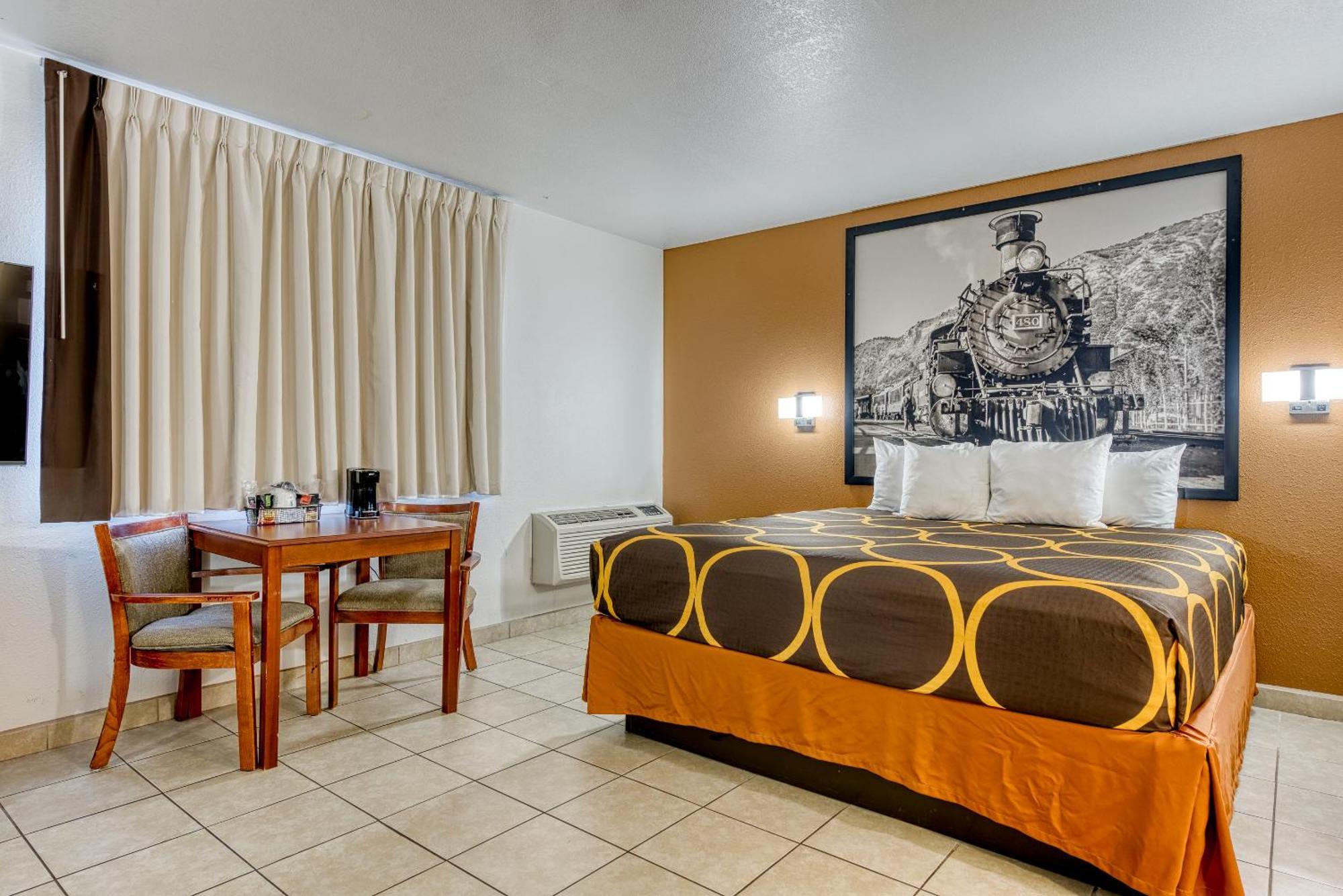 Super 8 By Wyndham Alamosa Motel Rom bilde