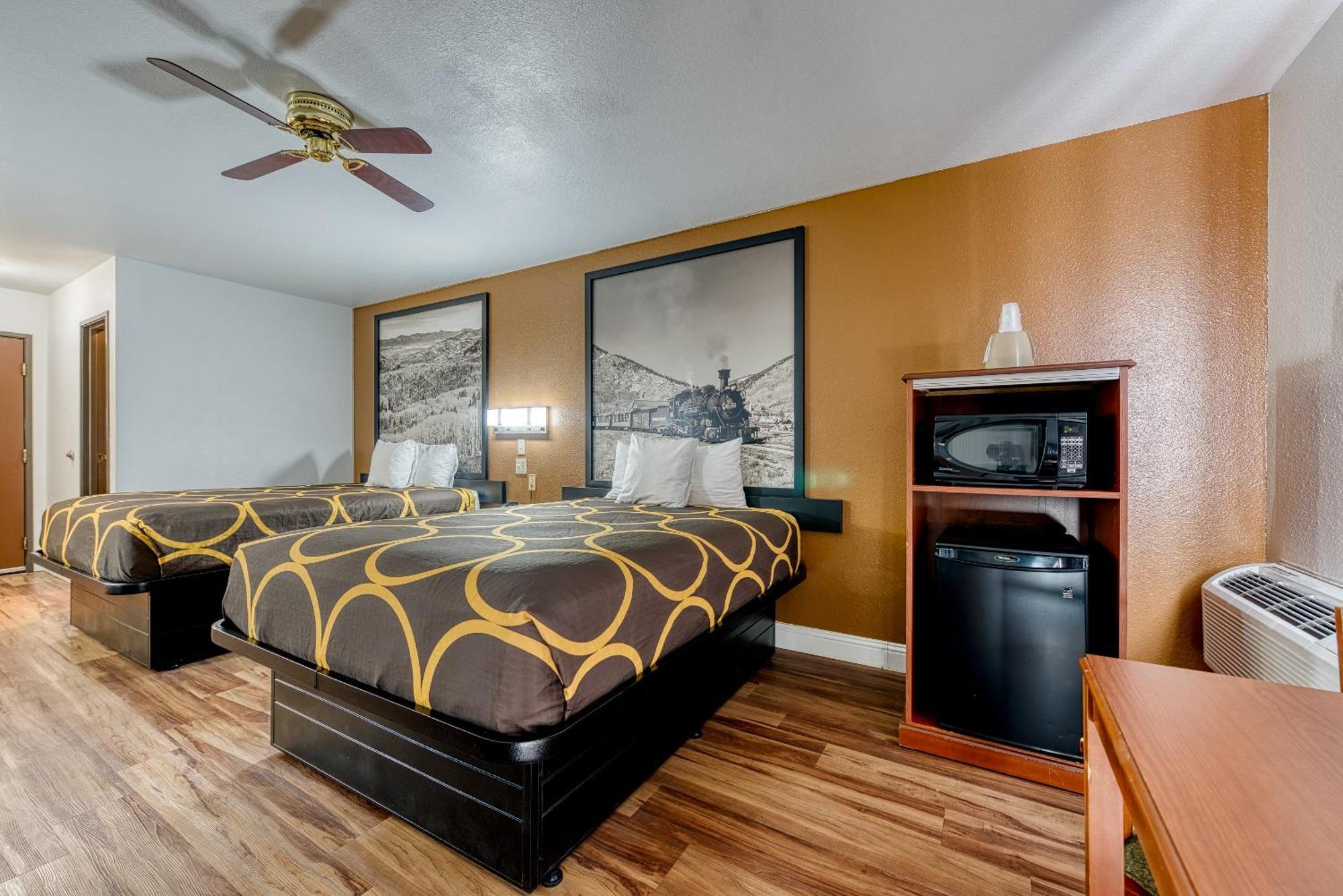Super 8 By Wyndham Alamosa Motel Rom bilde