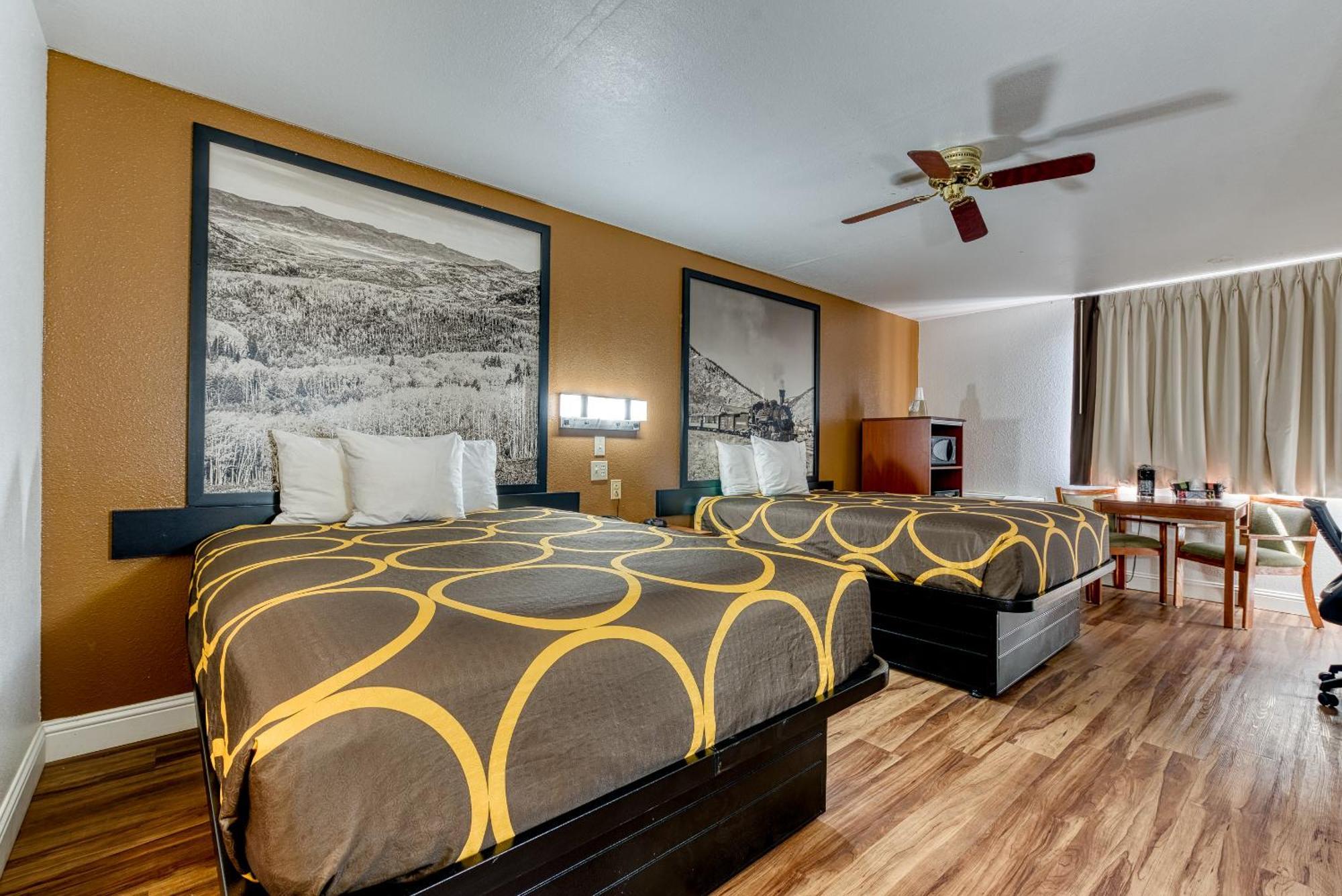 Super 8 By Wyndham Alamosa Motel Rom bilde