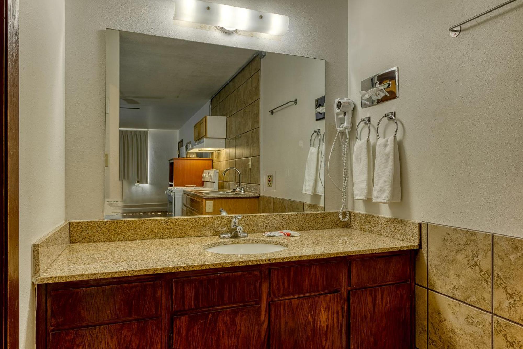 Super 8 By Wyndham Alamosa Motel Rom bilde